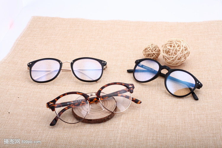 提升產(chǎn)品魅力 裝飾眼鏡拍攝的藝術(shù)與技巧